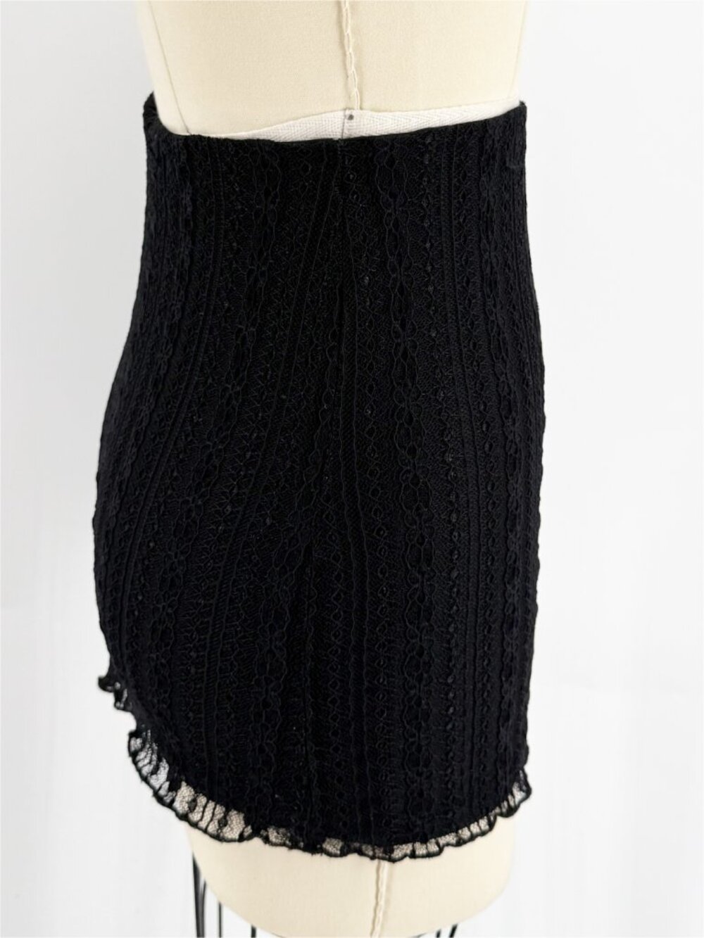 Princess Polly Lacy Overlay Stretch Lace Asymmetrical Mini Skirt Black 4 - Picture 2 of 8